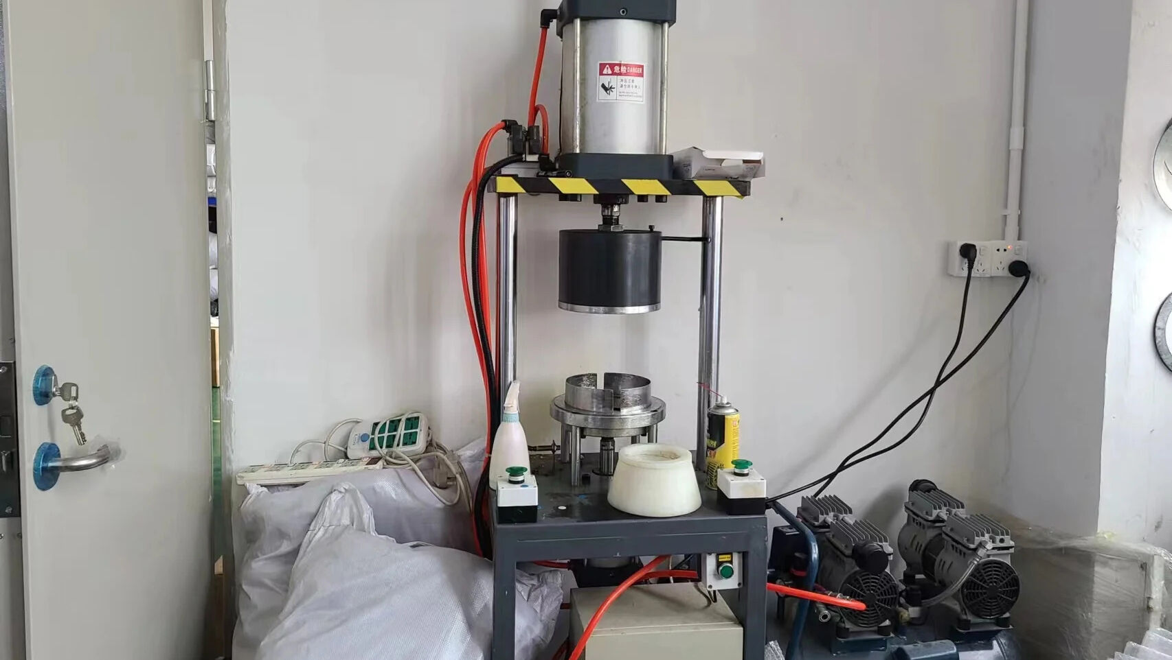 Tire Mounting Machine