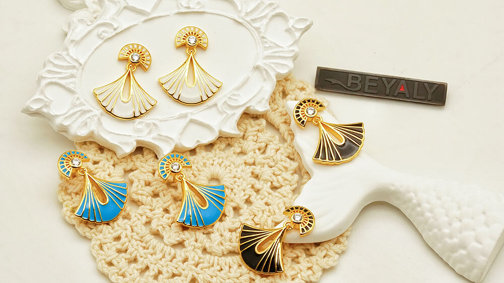 fan shape earrings